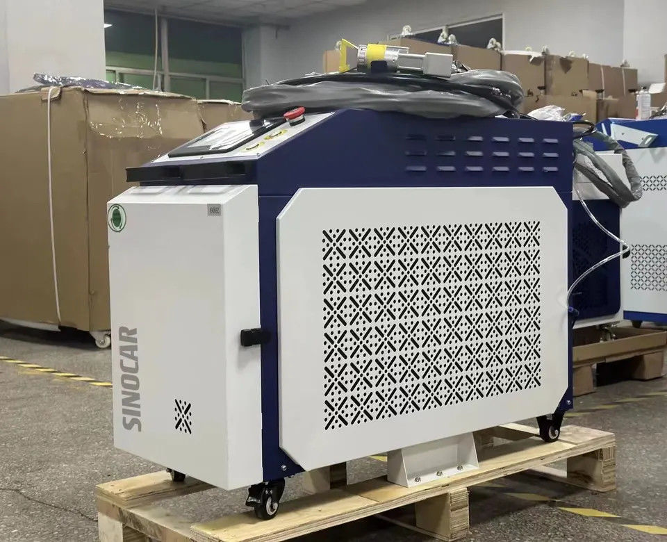 Accurate Positioning Laser Rust Removal Machine TEM00 Beam High Power Rust Cleaning Laser